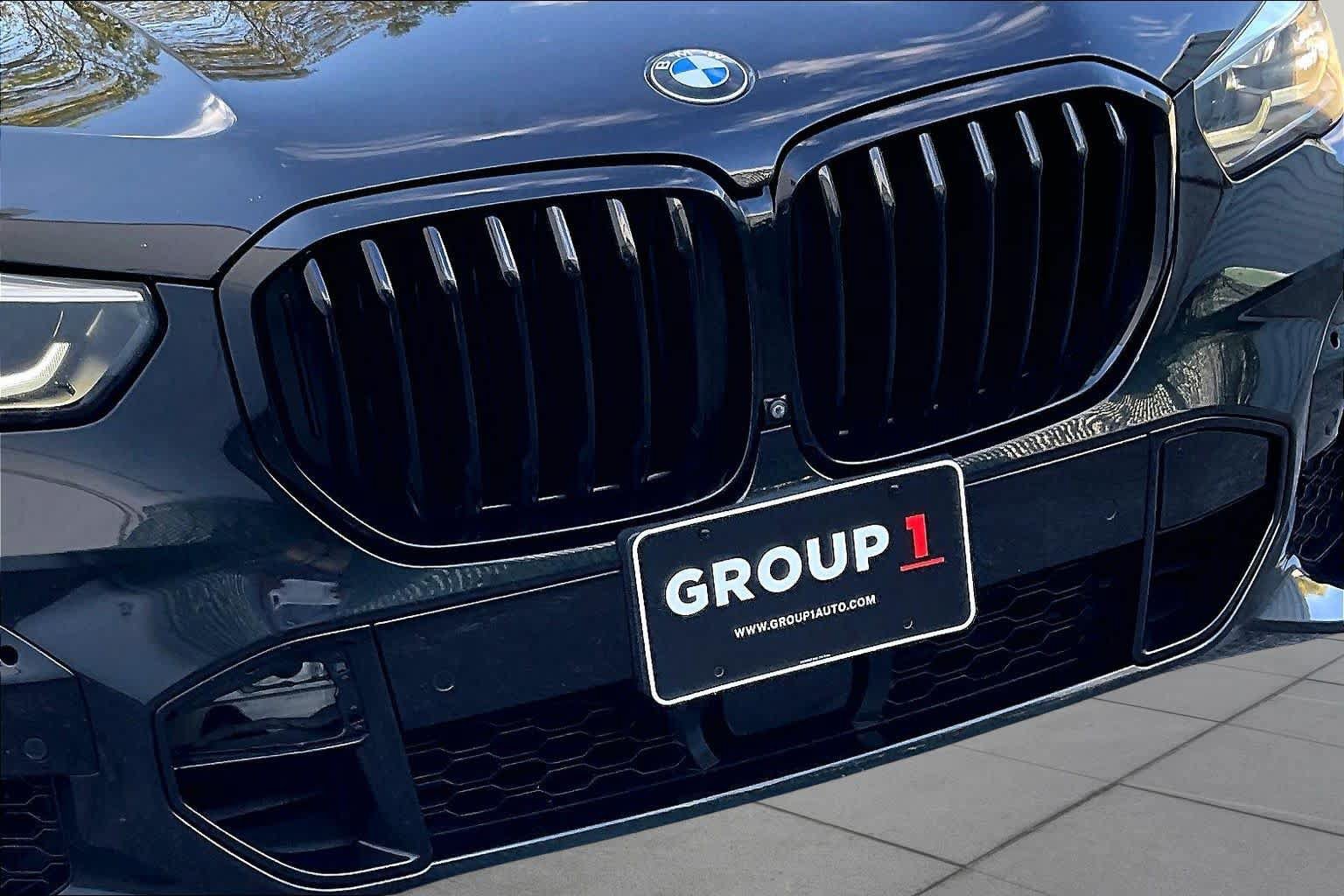 Used 2022 BMW X5 xDrive40i w/ M Sport Package AWD/4WD image 31