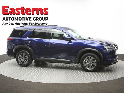 Used 2025 Nissan Pathfinder SV FWD image 46