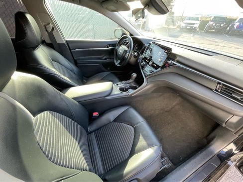 Used 2021 Toyota Camry SE image 26