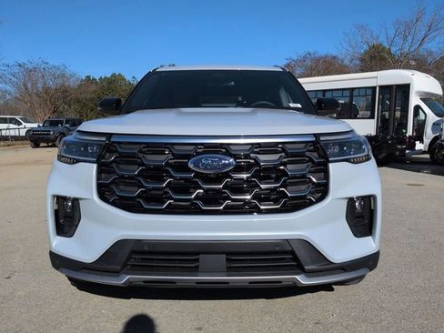 New 2026 Ford Explorer Platinum image 8