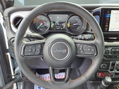 Used 2024 Jeep Wrangler Unlimited AWD/4WD image 11