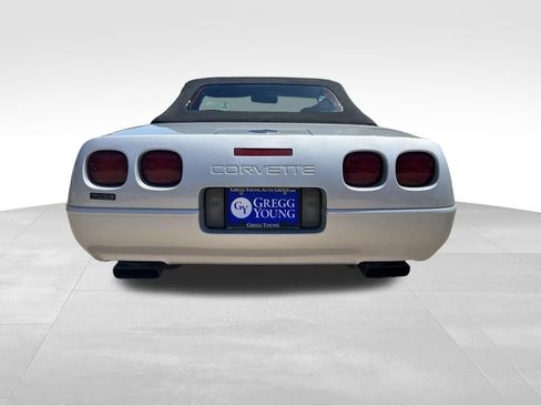 Used 1996 Chevrolet Corvette Convertible RWD image 5