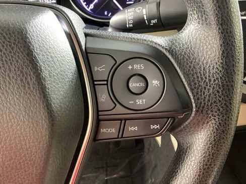 Used 2018 Toyota Camry LE image 25