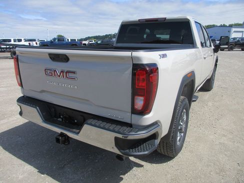 New 2026 GMC Sierra 2500 SLE w/ SLE Value Package; AWD/4WD image 5