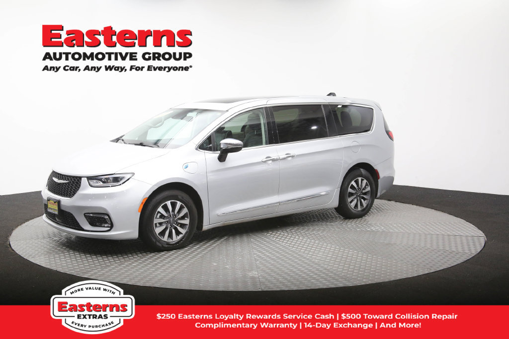Used 2023 Chrysler Pacifica Limited FWD image 59
