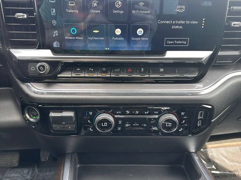 Used 2023 Chevrolet Silverado 1500 High Country w/ Technology Package AWD/4WD image 39