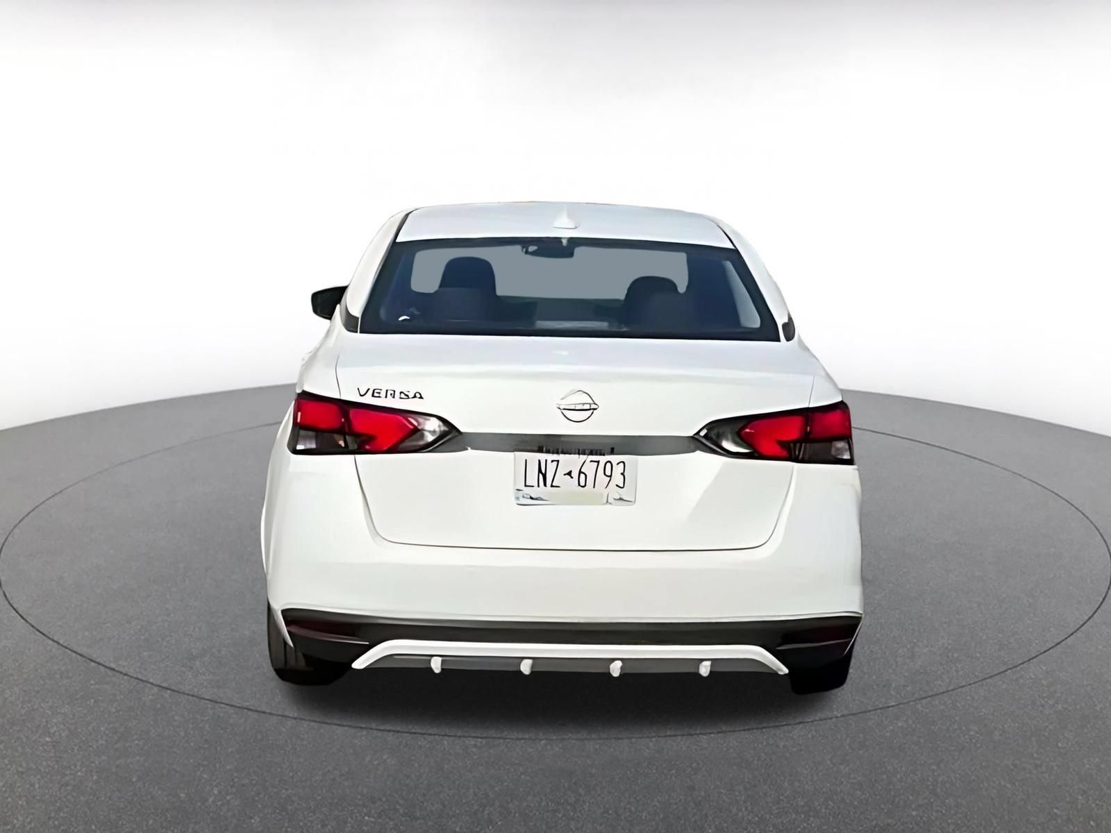 Used 2025 Nissan Versa SV FWD image 10