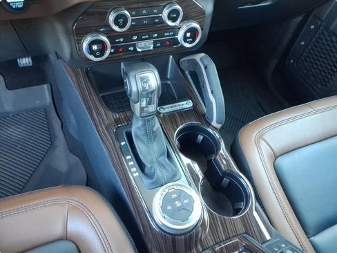 Used 2024 Ford Bronco Outer Banks image 24