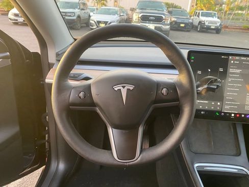 Used 2025 Tesla Model Y Long Range image 14