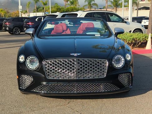 Used 2021 Bentley Continental GT V8 image 3