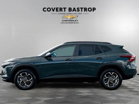 Used 2026 Chevrolet Trax LT w/ Driver Confidence Package FWD image 2