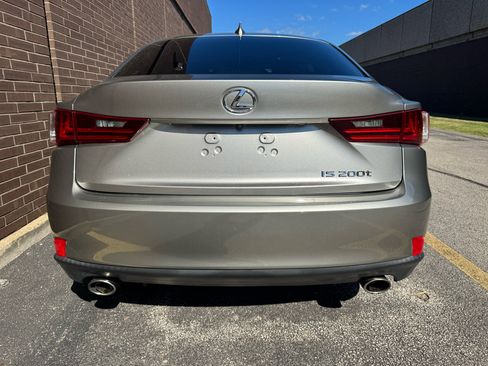 Used 2016 Lexus IS 200t image 9
