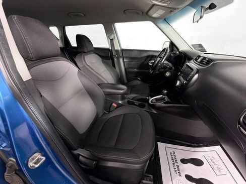 Used 2019 Kia Soul + image 27