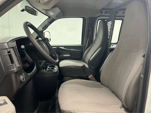 Used 2014 GMC Savana 2500 image 11