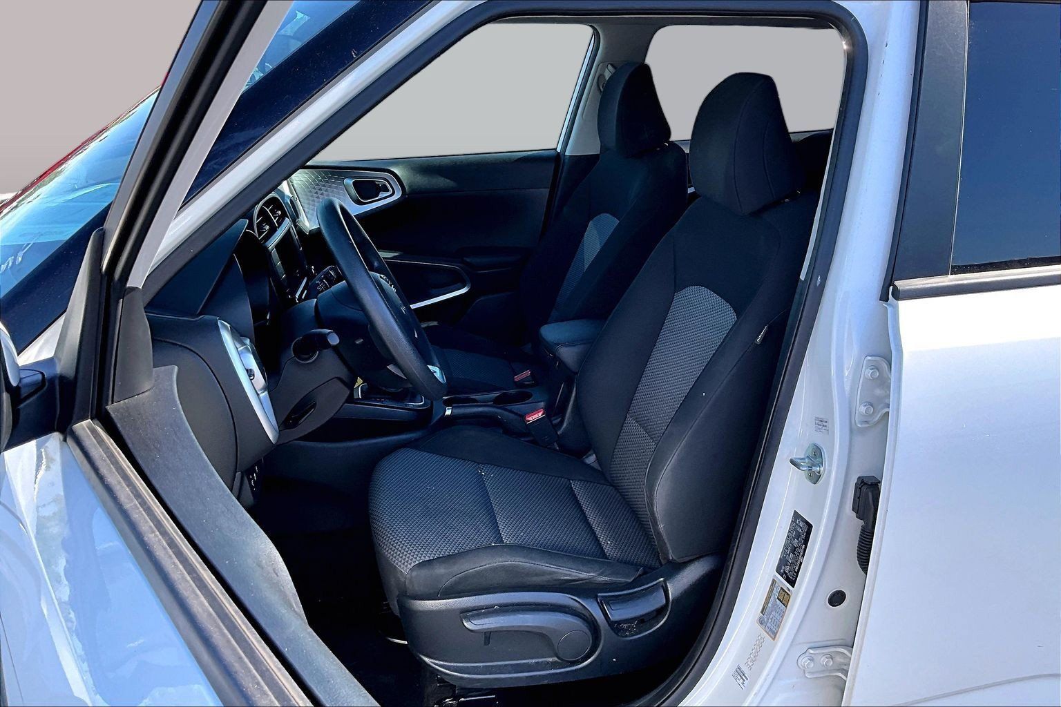 Used 2023 Kia Soul LX FWD image 25