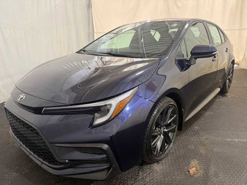 Certified 2023 Toyota Corolla SE w/ Carpet Mat Package (TMS) image 1