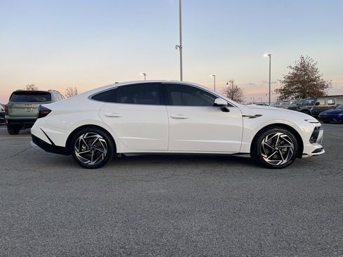 Used 2024 Hyundai Sonata SEL w/ Convenience Package image 9