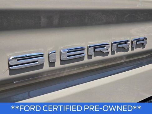 Used 2022 GMC Sierra 1500 AT4 w/ AT4 Preferred Package AWD/4WD image 11