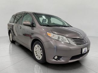 Used 2015 Toyota Sienna XLE FWD video 1