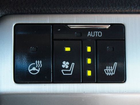 Used 2021 Toyota Land Cruiser image 9