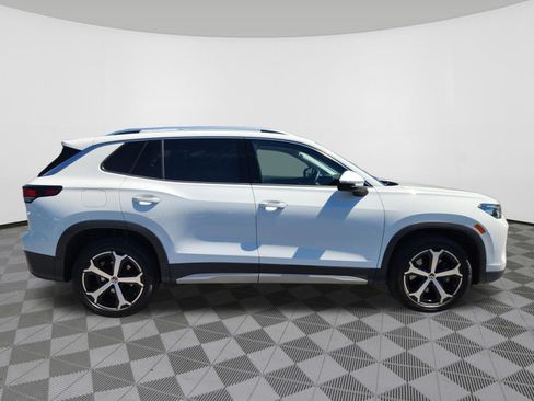 Used 2025 Volkswagen Tiguan SE AWD/4WD image 6
