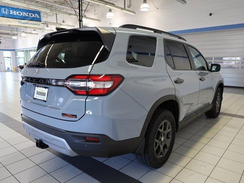 New 2025 Honda Pilot TrailSport image 3