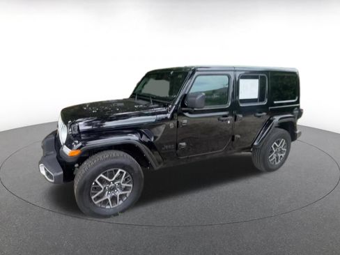 Used 2025 Jeep Wrangler Unlimited Sahara AWD/4WD image 8
