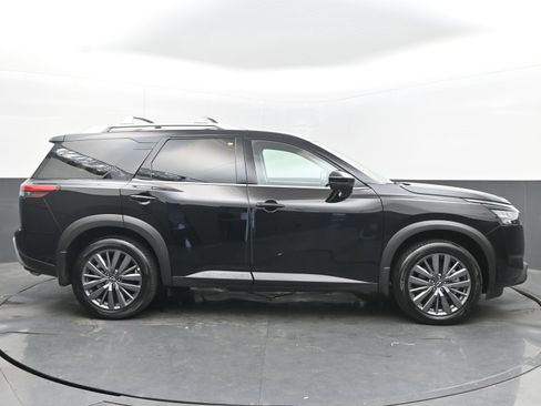 Used 2025 Nissan Pathfinder SL w/ SL Premium Package image 10