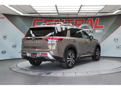 Certified 2024 Nissan Pathfinder Platinum image 5