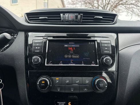 Used 2021 Nissan Rogue Sport S image 15