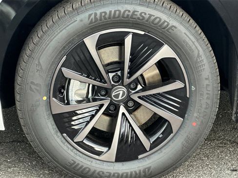 New 2026 Lexus RZ 450e AWD image 25
