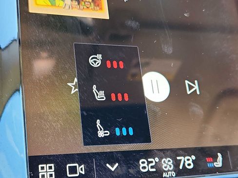 Certified 2024 Volvo XC90 T8 Ultimate w/ Protection Package Premier image 24