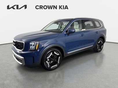 Certified 2023 Kia Telluride EX w/ EX Captain's Chair Package