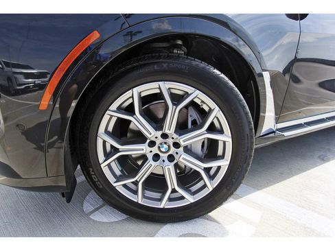 Used 2025 BMW X7 xDrive40i image 29