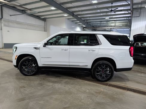 Used 2026 GMC Yukon Elevation w/ Elevation Premium Package AWD/4WD image 5
