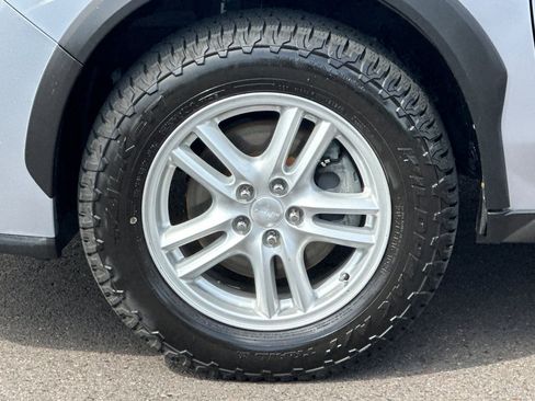 Used 2015 Subaru Crosstrek 2.0i Premium image 24