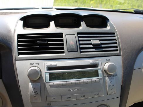 Used 2004 Toyota Solara SE Sport FWD image 21