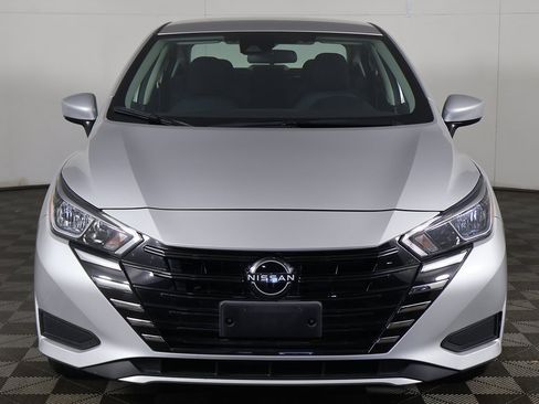 Used 2024 Nissan Versa SV w/ Trunk Package image 8