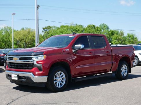 Used 2023 Chevrolet Silverado 1500 LT w/ Z71 Off-Road Package AWD/4WD image 5