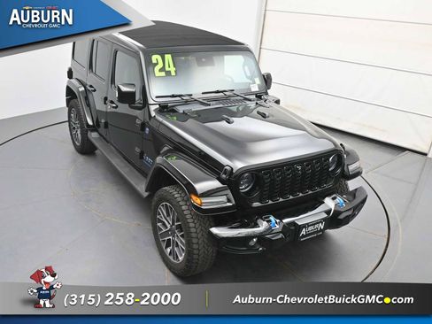 Used 2024 Jeep Wrangler High Altitude AWD/4WD image 26