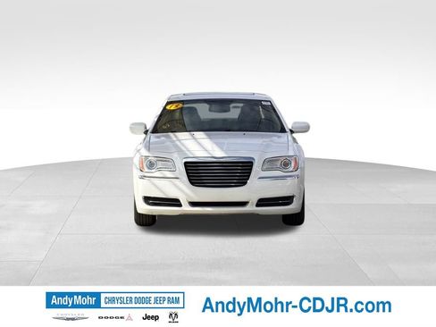 Used 2013 Chrysler 300 RWD image 2