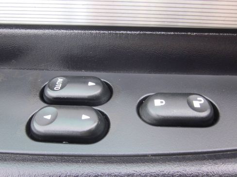 Used 2004 Ford Thunderbird RWD image 26