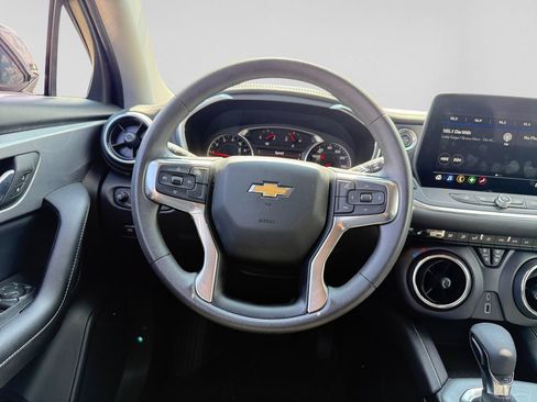 Used 2025 Chevrolet Blazer LT AWD/4WD image 14