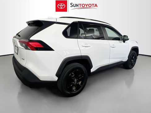 Used 2019 Toyota RAV4 XLE FWD image 4
