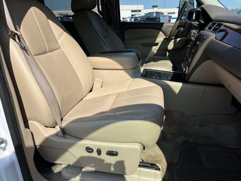 Used 2011 Chevrolet Silverado 3500 LTZ w/ LTZ Plus Package AWD/4WD image 26