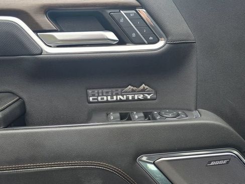 Used 2024 Chevrolet Silverado 1500 High Country w/ Z71 Off-Road Package AWD/4WD image 18