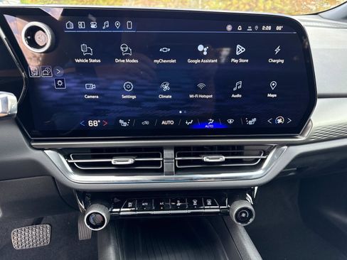 New 2026 Chevrolet Equinox EV LT image 21