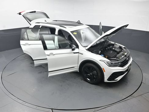 Used 2024 Volkswagen Tiguan SE R-Line FWD image 53