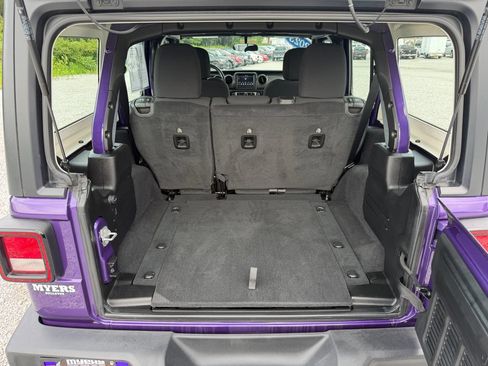 Used 2023 Jeep Wrangler Unlimited Sport AWD/4WD image 26