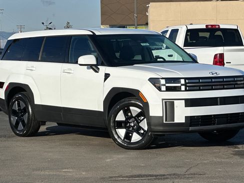 New 2026 Hyundai Santa Fe SE image 2